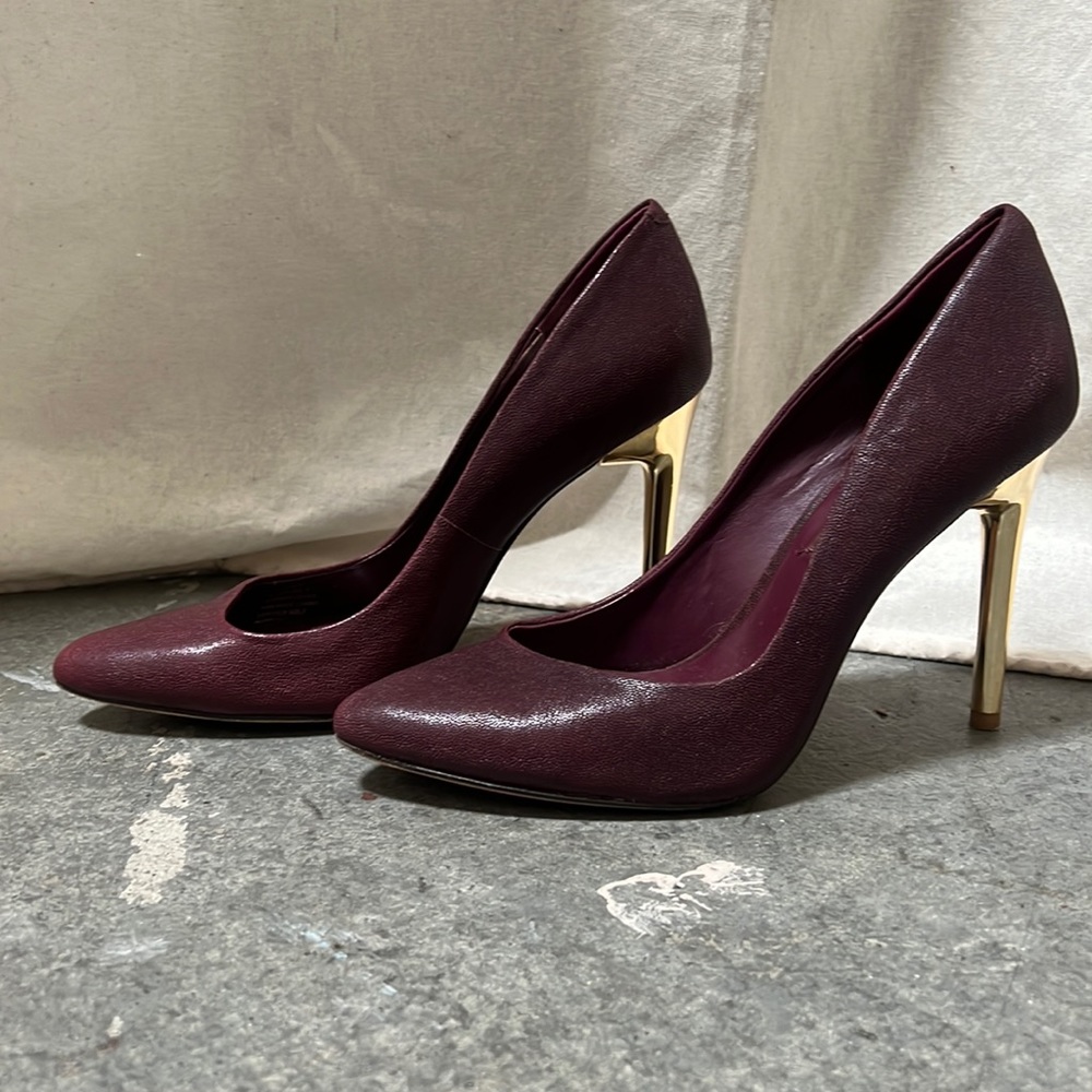 BCBG heels size 6.5